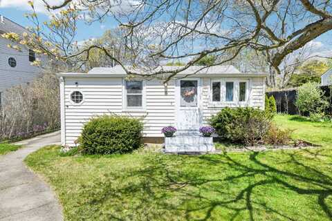 5 Bertha Street, East Patchogue, NY 11772