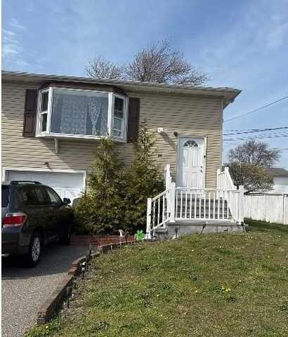 24 Beach Street, Massapequa, NY 11758