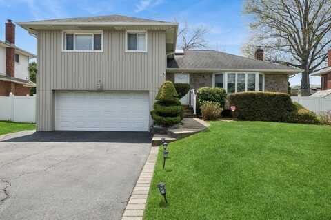 15 Mesa Road, Syosset, NY 11791