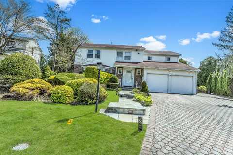 16 Foxhurst Court, Manhasset Hills, NY 11040
