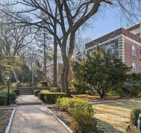 824 Palmer Road, Bronxville, NY 10708
