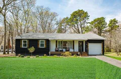 309 Woodhollow Road, Great River, NY 11739
