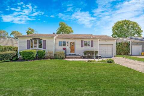 19 Cynthia Lane, Plainview, NY 11803