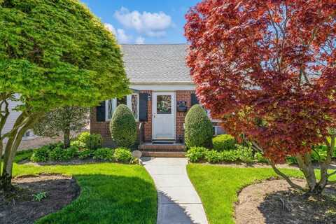 266 Semton Boulevard, Franklin Square, NY 11010