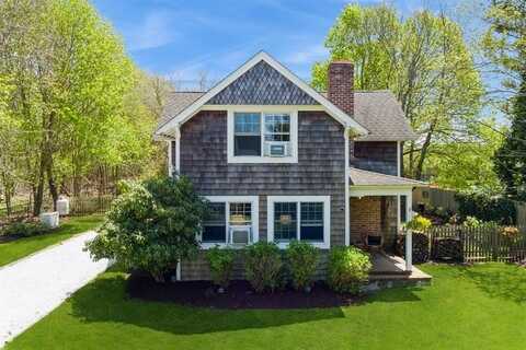 3320 Oregon Road, Mattituck, NY 11952