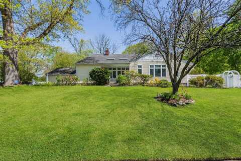 23 Old Town Lane, Halesite, NY 11743