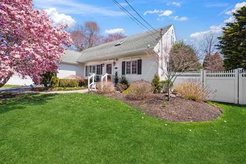 21 Sharon Drive, Patchogue, NY 11772