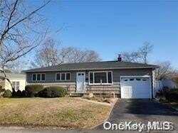 117 N Summit Avenue, Patchogue, NY 11772
