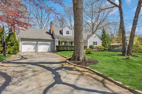 555 Oakwood Drive, Southold, NY 11971