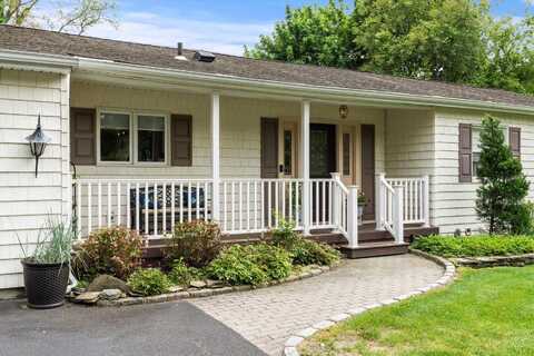 24 Akron Place, Shoreham, NY 11786