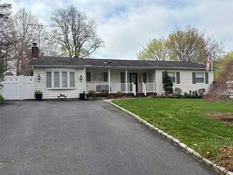 24 Akron Place, Shoreham, NY 11786