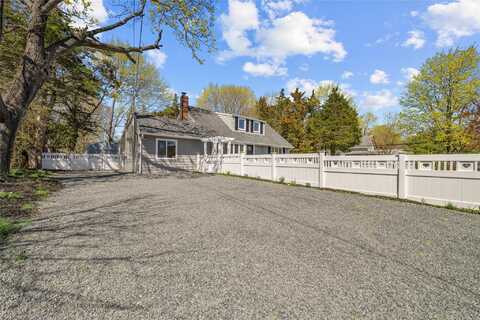 253 Woodlawn Avenue, Saint James, NY 11780