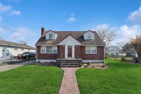 16 Pine Road, North Amityville, NY 11701