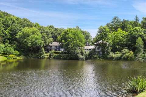 27 S Bedford Road, Pound Ridge, NY 10576
