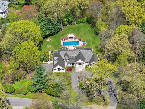 10 Evans Drive, Brookville, NY 11545