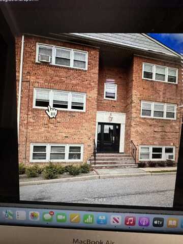 464 N Corona Avenue, Valley Stream, NY 11580