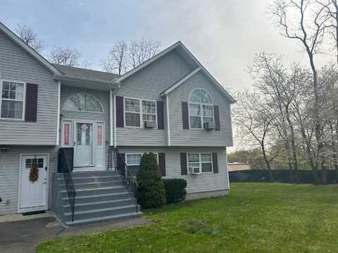 1 Woodmere Place, Selden, NY 11784