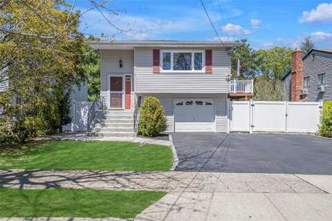 17 Brennan Street, Huntington, NY 11743