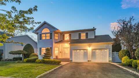 91 Chicago Avenue, Massapequa, NY 11758