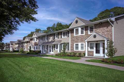 518 Tudor Lane, Middle Island, NY 11953