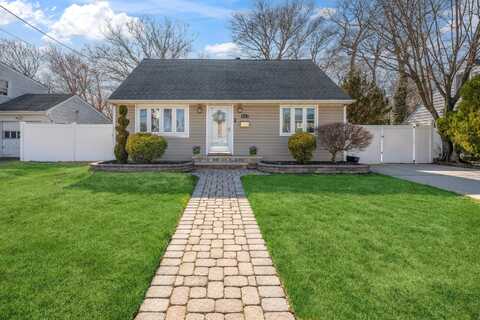 1106 South Drive, North Merrick, NY 11566