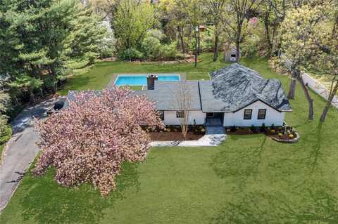 7 Breezy Hill Drive, Northport, NY 11768