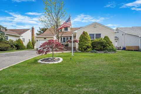 99 Knollwood Drive, Carle Place, NY 11514