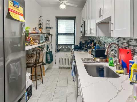 6 West Avenue, Larchmont, NY 10538