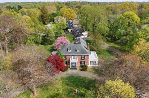 44 North Drive, Manhasset, NY 11030