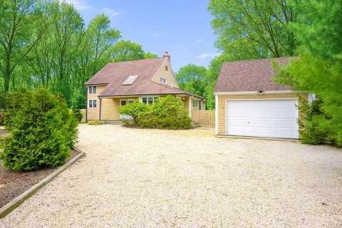 40 Scrimshaw Drive, Southampton, NY 11968