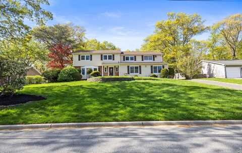 28 Harvard Drive, Woodbury, NY 11747