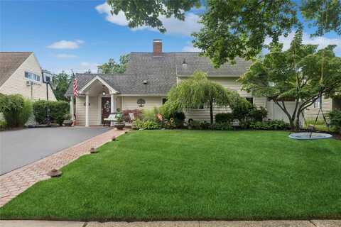 260 Water Lane S, Wantagh, NY 11793