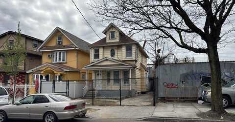 181-10 93rd Avenue, Hollis, NY 11423