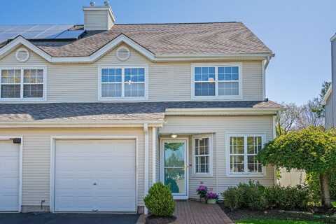 6 Lyndon Place, Melville, NY 11747