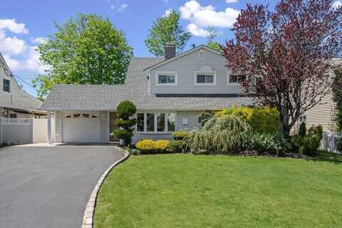 34 Blackbird Lane, Levittown, NY 11756