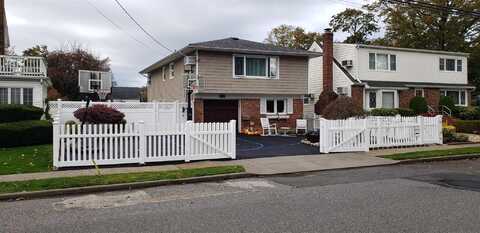760 Silver Lake Place, Baldwin, NY 11510