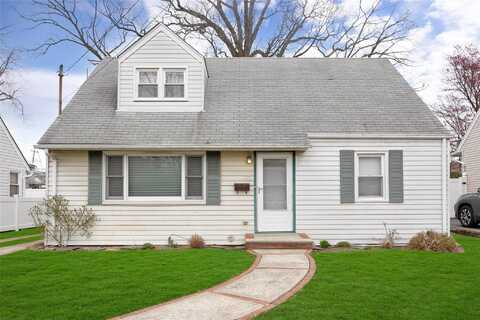 83 Avondale Street, Valley Stream, NY 11581