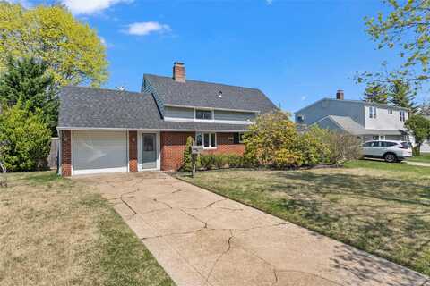 4 Springtime Lane E, Levittown, NY 11756