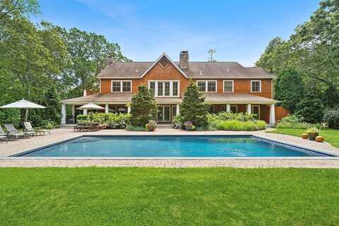 179 Bay Avenue E, Hampton Bays, NY 11946