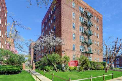 32 Cathedral Avenue, Hempstead, NY 11550
