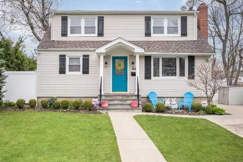 491 Secatogue Avenue, Farmingdale, NY 11735