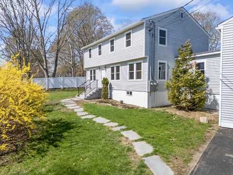 109 Scotland Bridge Road, York, ME 03909