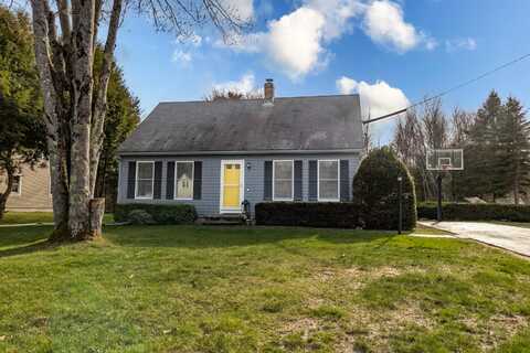 11 Ivanhoe Drive, Topsham, ME 04086