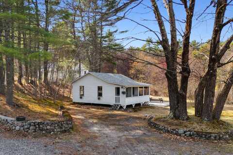 22 Cottage Lane, Raymond, ME 04071