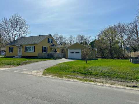 1 Garden Drive, Topsham, ME 04086