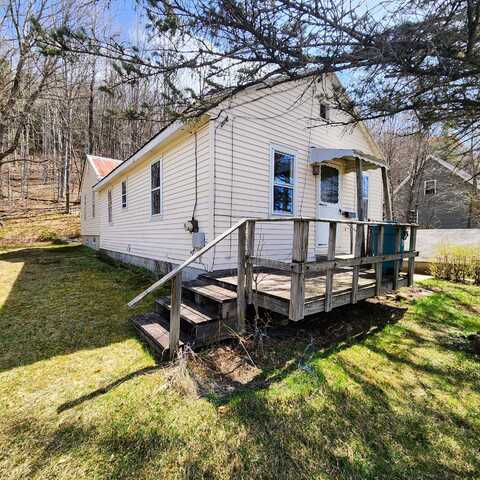 34 Chase Avenue, Mexico, ME 04257