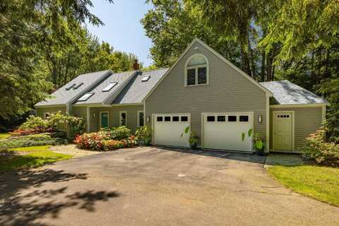 15 Annie's Way, Kennebunk, ME 04043