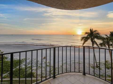 3115 Gulf Shore, NAPLES, FL 34103