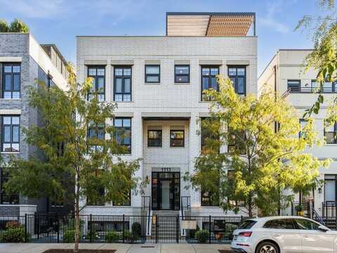 1113 W Chestnut Street, Chicago, IL 60642