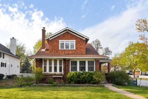 200 W Russell Street, Barrington, IL 60010